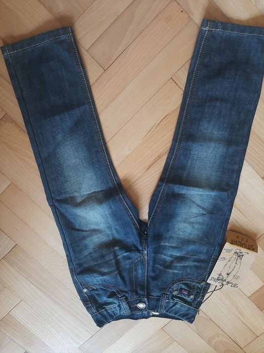 Spodnie jeansowe 122cm/128