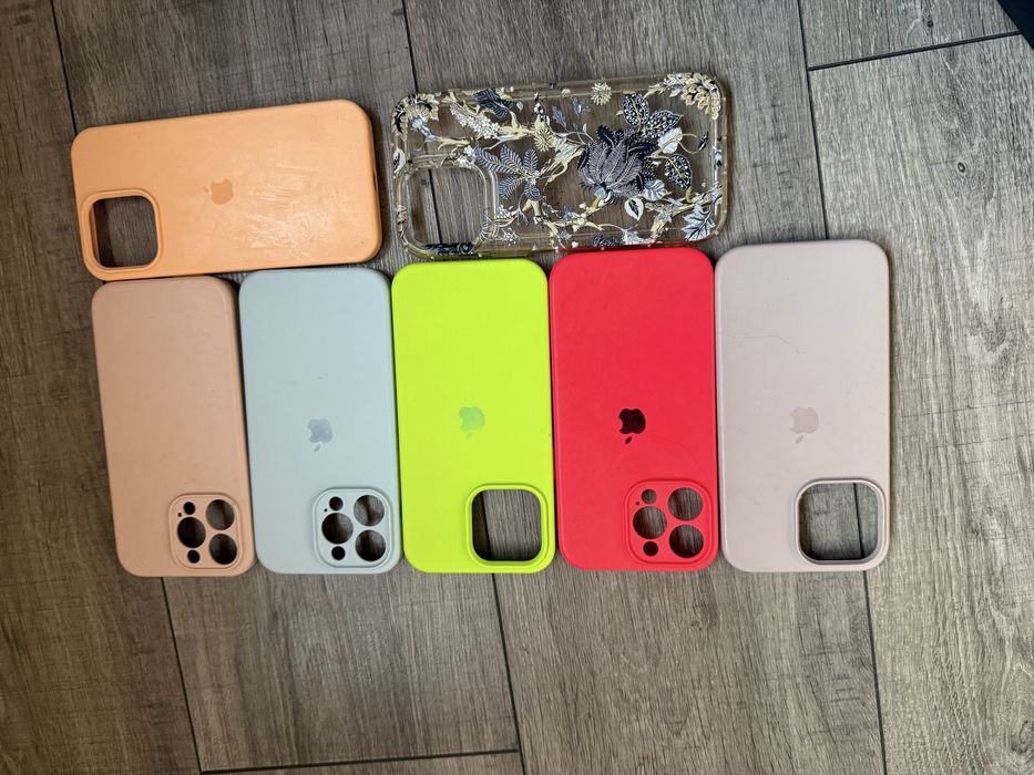 Продам чохли дуже дешево ,є на 12,12 про макс, 14 про макс,