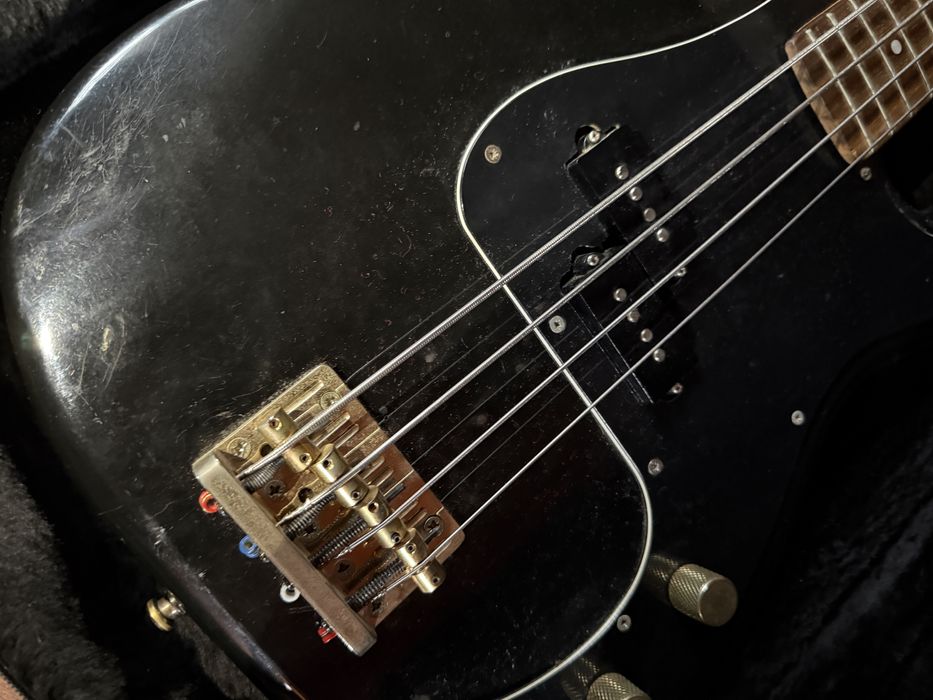 Gitara basowa lutnicza Fender Precision