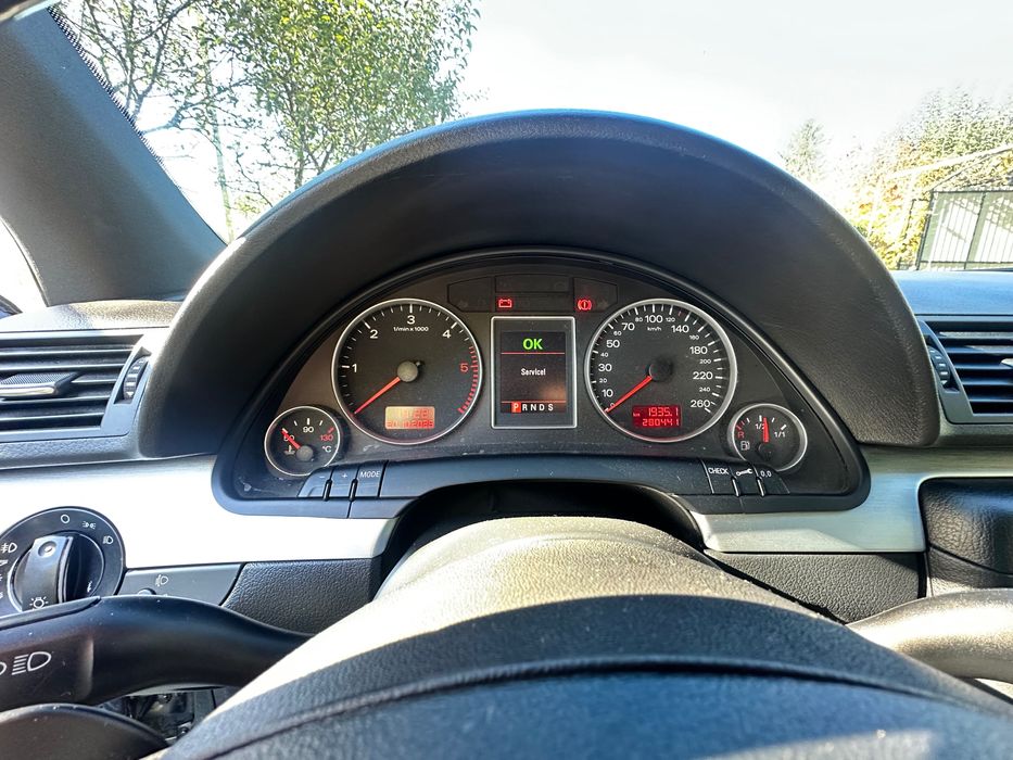 Продам Ауді а4 2.0