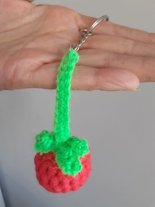 Szydełkowa malinka/breloczek/handmade
