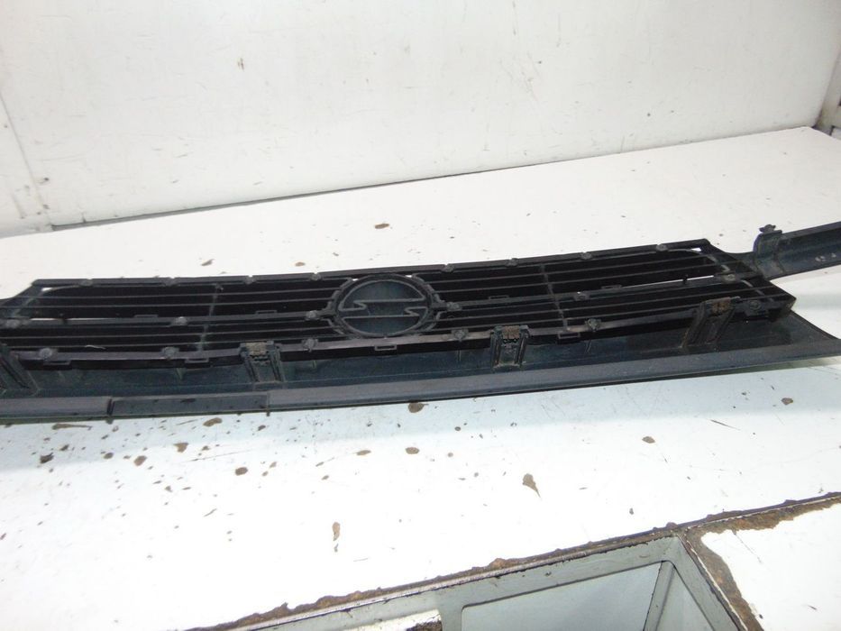 Opel Astra F grelha " nova de stock antigo
