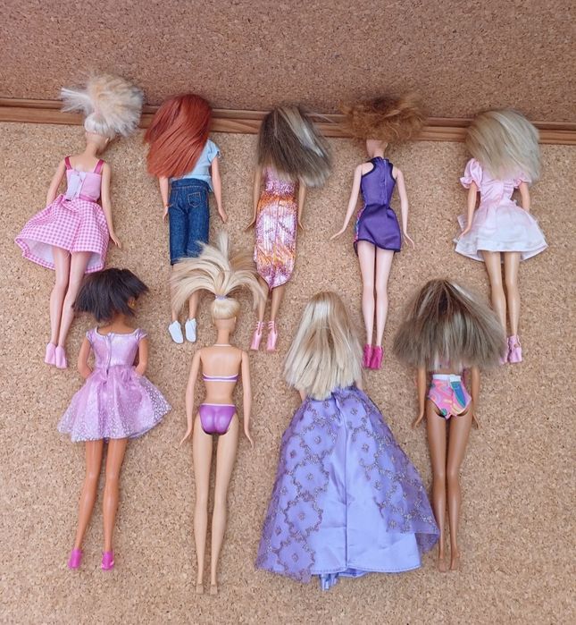 Princesas Sofia e a irmã, a mãe e o pai. Mattel.426290639348715521
