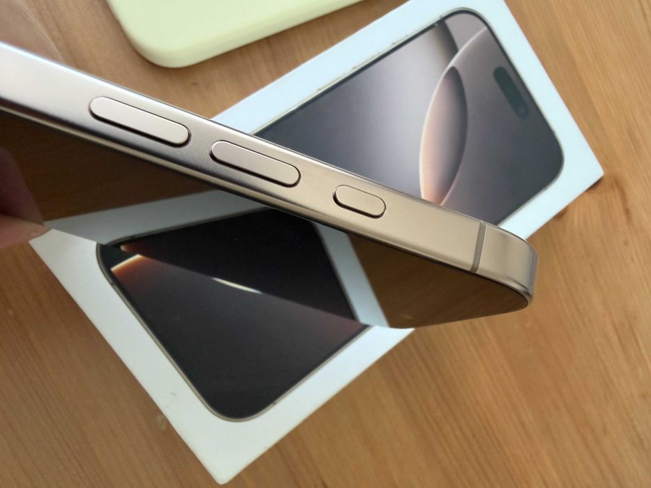 Telefon Apple iPhone 16 Pro 128GB Desert Titanium A3293