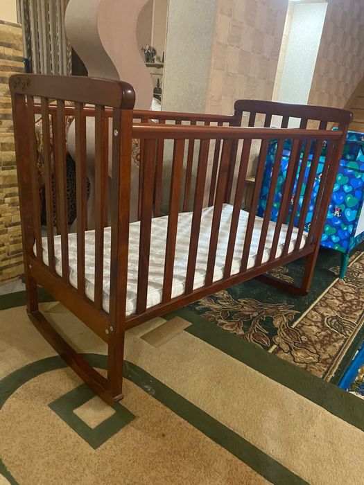 Продам детские кроватки