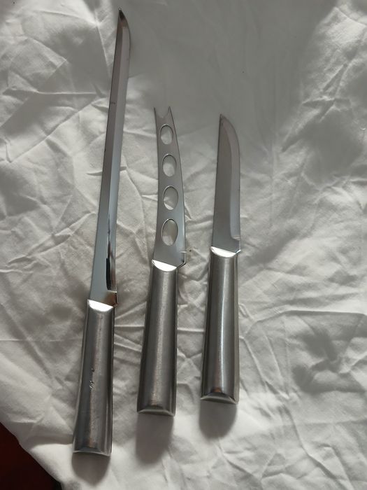 Conjunto de três faças