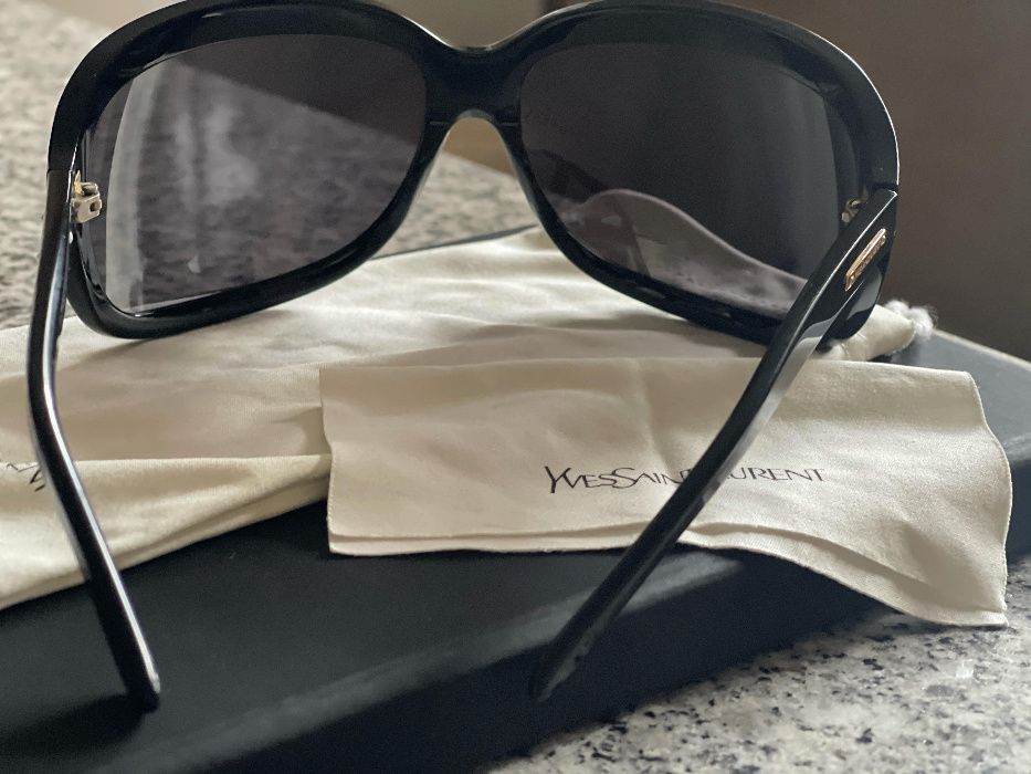 Óculos de sol Yves Saint Laurent