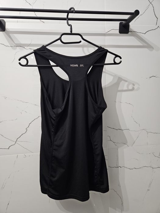 Czarny top bokserka S