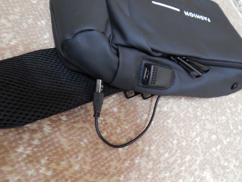 Чоловіча сумка слінг через плече з USB