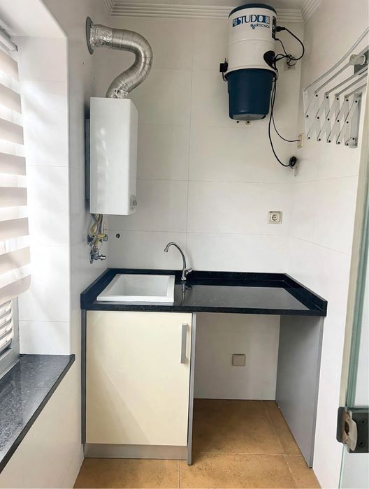 Arrendo Apartamento T2 Em Rio Tinto com Suíte e garagem individual