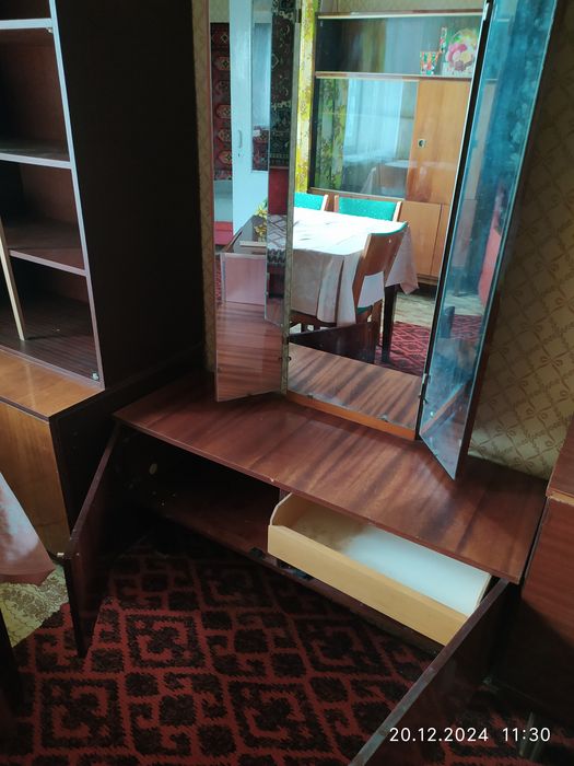 Трюмо, трельяж в гарному стані.