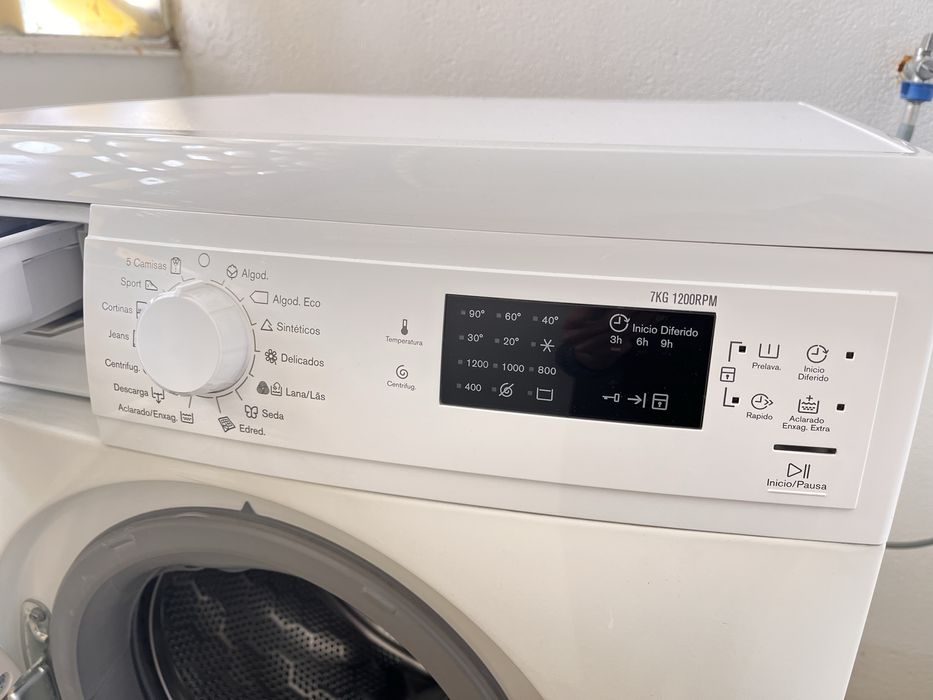 Máquina de Lavar Roupa Electrolux 7kg 1200RPM