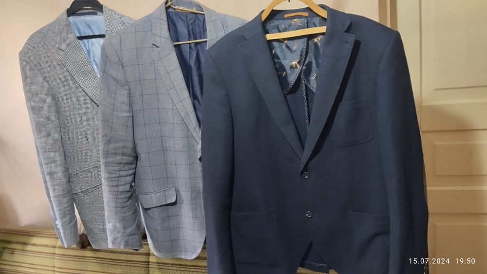 Чоловічий  жилет, дублянка та піджаки