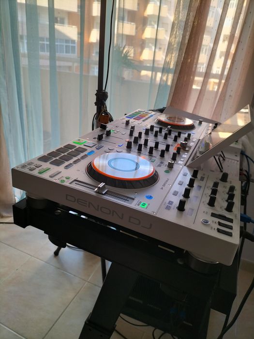 Denon DJ Prime 4