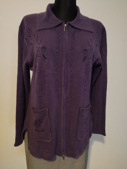 Sweter zasuwany 44