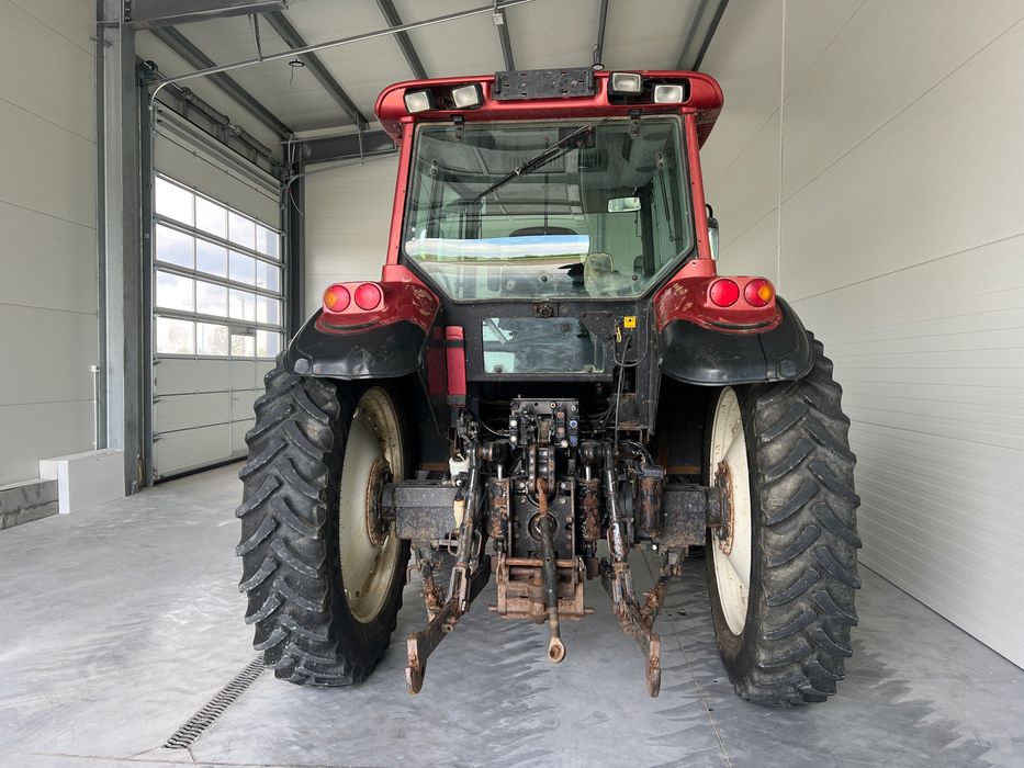 Valtra T120 do opryskiwacza, wąskie koła do międzyrzędzi
