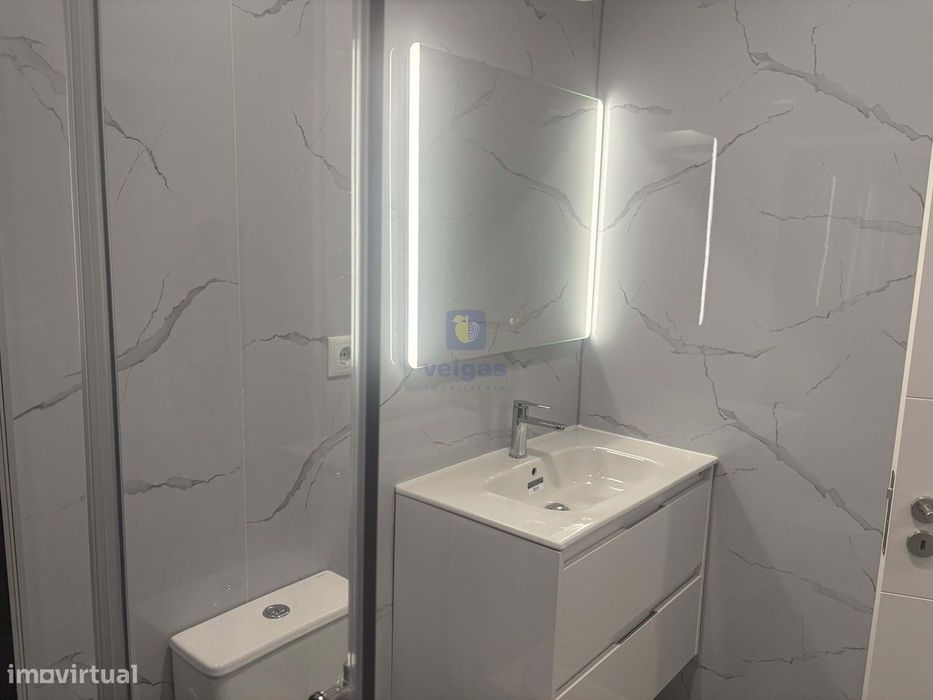 Oportunidade única: apartamento T2 em Oeiras para investimento seguro