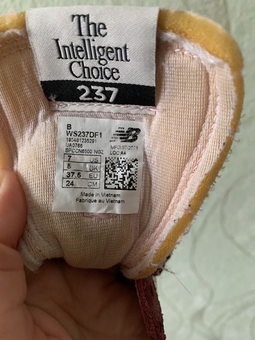 Продам жіночі кросівки new balance