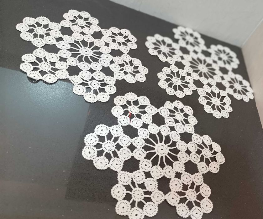 3 Napperons, antigos, intemporais, croché linha nº20, feitio de Flôr