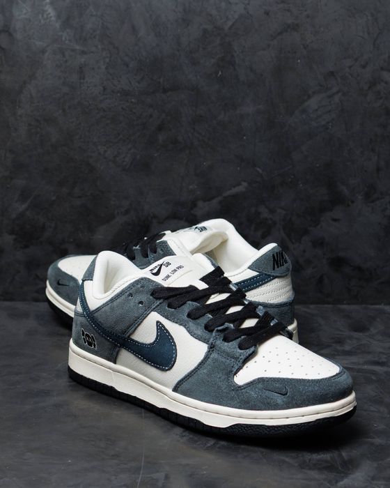 Nike SB Dunk Low x Kaws White Blue