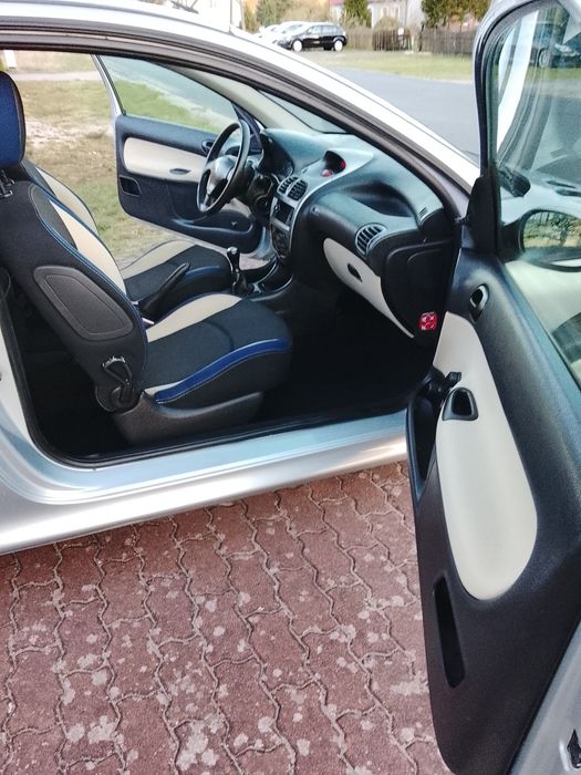 Peugeot 206 1.1 benzyna  5L/100 km, z Niemiec
