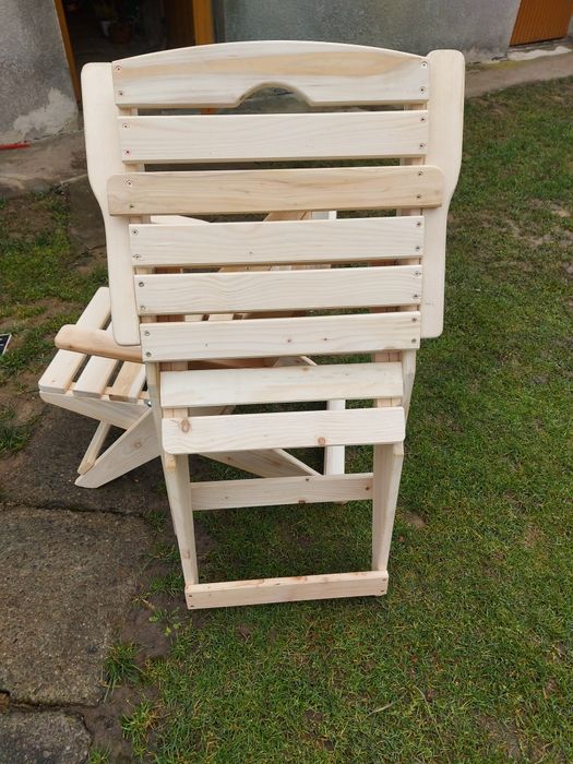 Krzesła ogrodowe drewniane