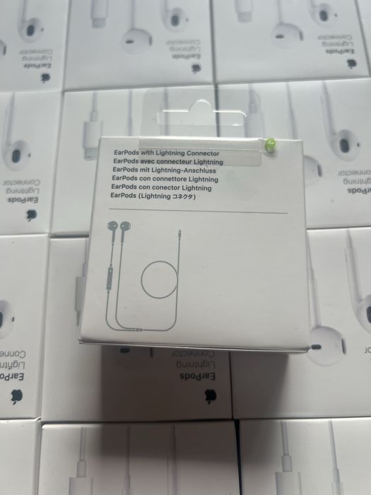 Навушники Apple EarPods Lightning 50 шт.