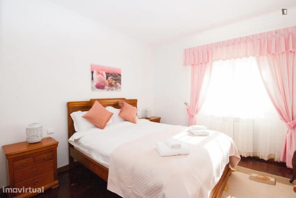 Quarto - localizado em Cascais Lisbon