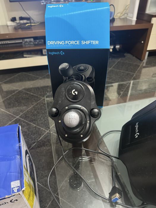 Volante + pedais + shifter (Mudanças)  logitech G29 driving forceracing Preto