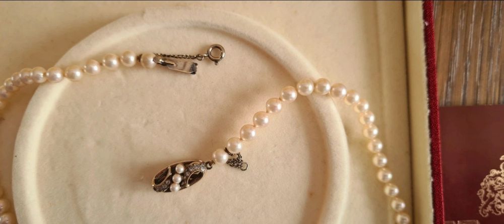 Colar de pérolas Majorica em bom estado