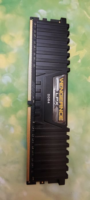 Планка памяти Corsair DDR4 8gb 3000 MHz