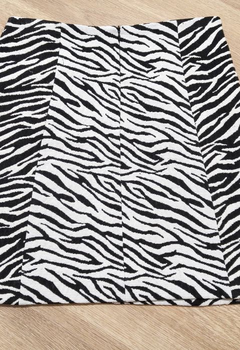 Kamizelka i spódnica zebra Zara rozmiar S