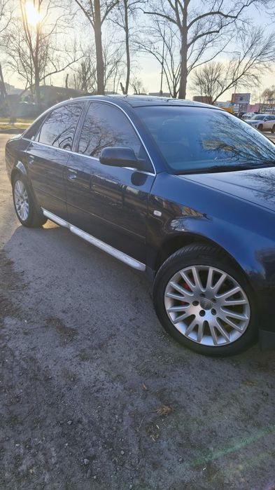 Автомобіль Audi A6