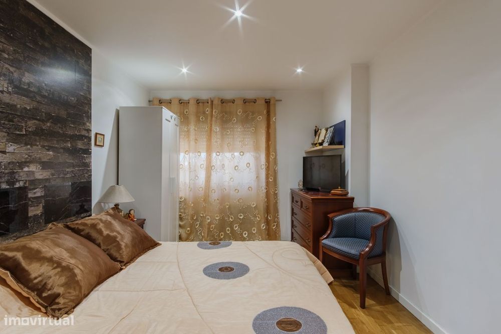Apartamento T1 Remodelado em Massamá | Zona Central e com Elevador