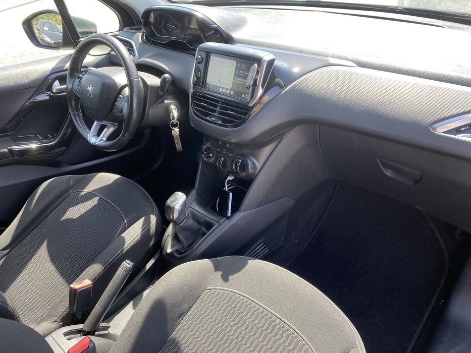 Peugeot 208 1.6 HDI - Android + Câmara