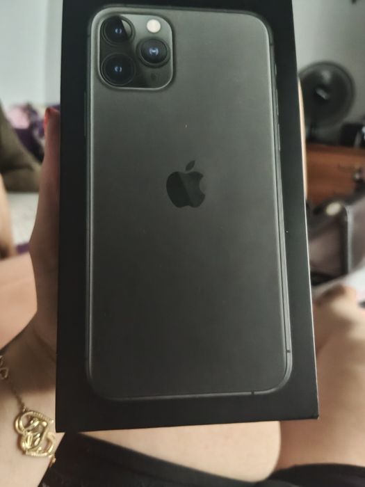 Sprzedam iPhone 11 pro