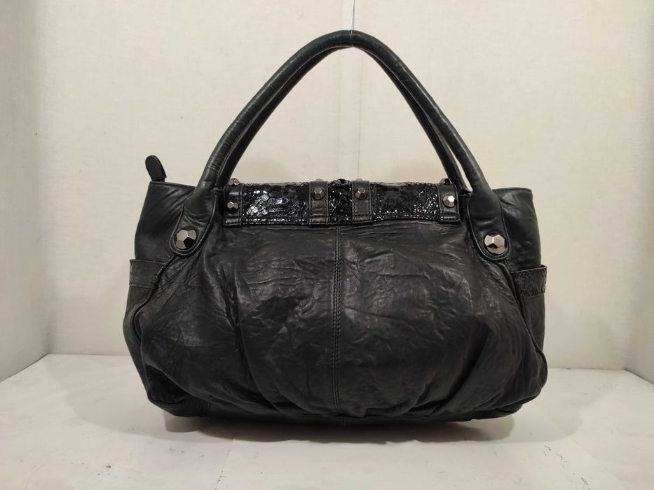 Torebka Betsey Johnson skórzana czarna