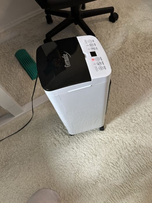 Охолоджувач повітря Germatic DH23-01A, (120W, сенсорні кнопки, пульт, екран, колеса, автообіг, ємність 5,5л)