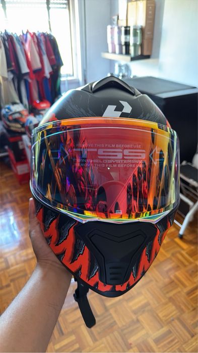 Capacete venom NOVO ja com viseira preta 90€