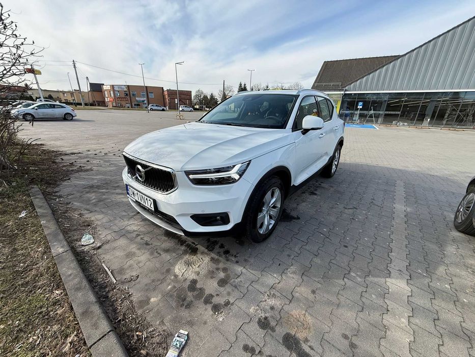 Volvo xc 40 T3 Momentum, niski przebieg, 2021