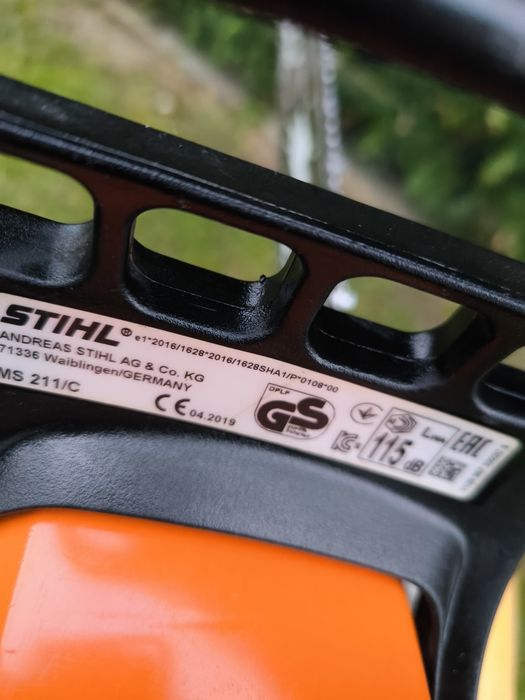 Piła pilarka spalinowa Stihl MS 211    2,3KM