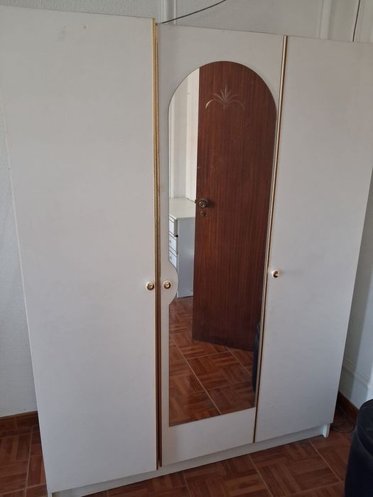 Roupeiro branco