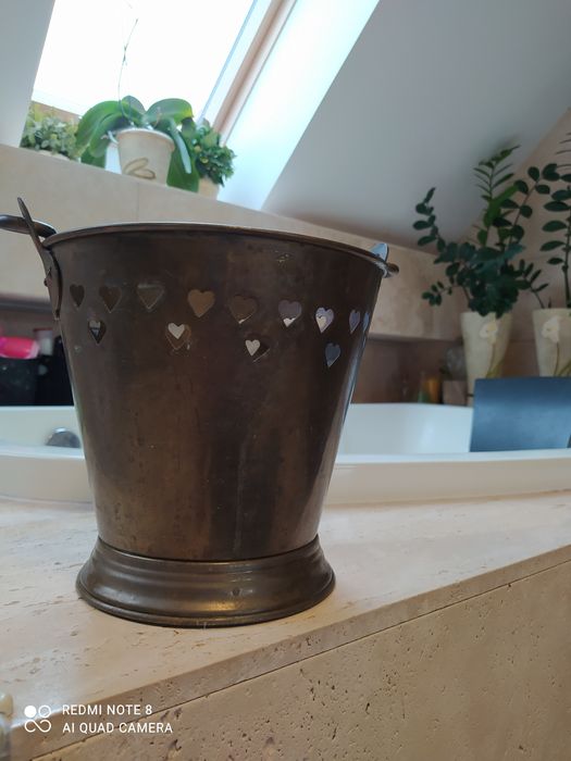 Piękne duże miedziane wiaderko