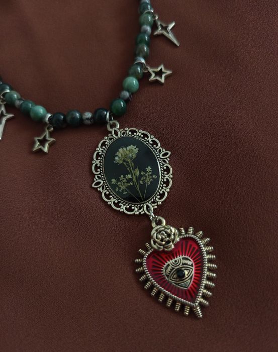 Gotycki naszyjnik, biżuteria handmade z kamieni i zawieszek
