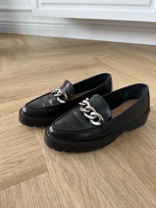 Buty damskie czarne loafersy oxfordy mokasyny H&M Premium 40 25,5 cm ze srebrnym łańcuchem gruba podeszwa