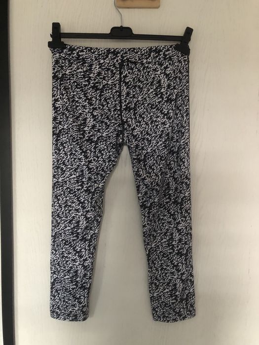 Czarno-białe leginsy sportowe3/4 nike