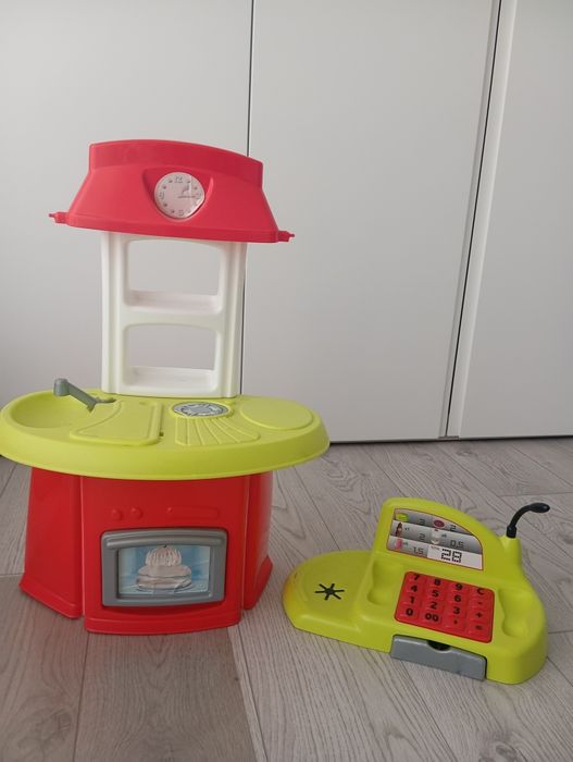Brinquedo de cozinha e maquina registradora