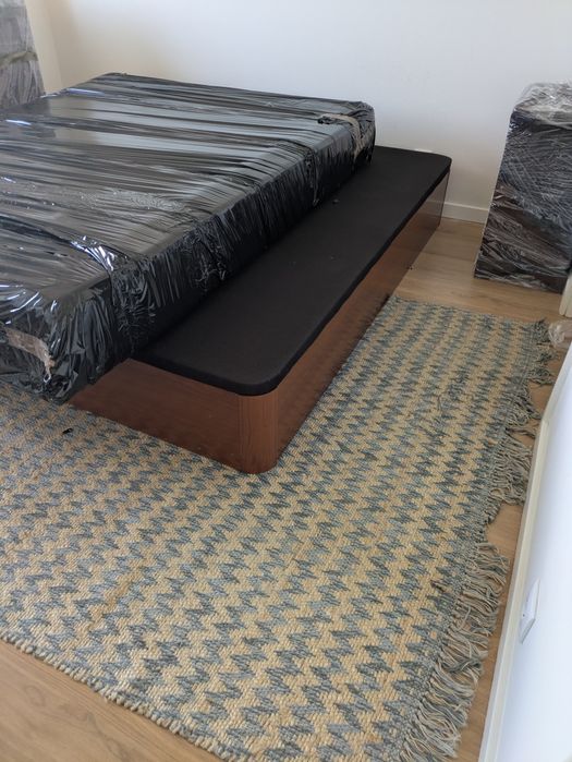 Cama de madeira maciça