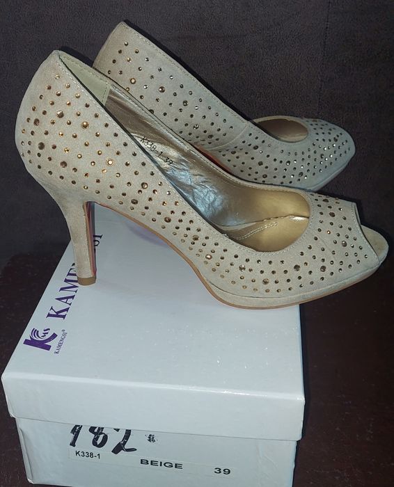 Туфлі жіночі на підборах