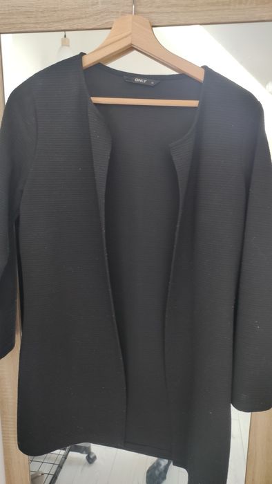 Czarna narzutka Only marynarka